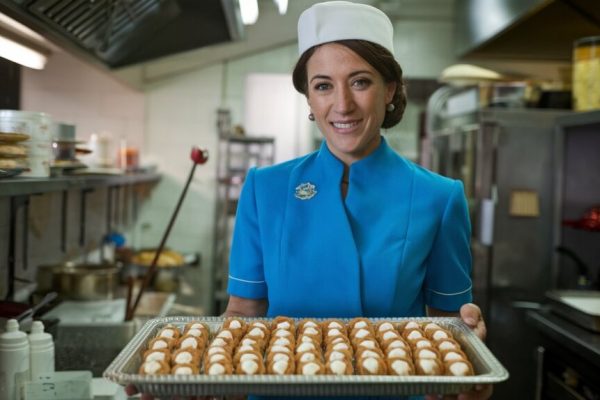 Amanda Cannoli_Queen: A Sweet Journey to Dessert Royalty